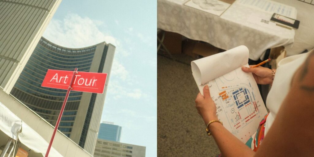 Panneau “Art Tour” à Nathan Phillips Square et visiteur consultant un plan du Toronto Outdoor Art Fair.
